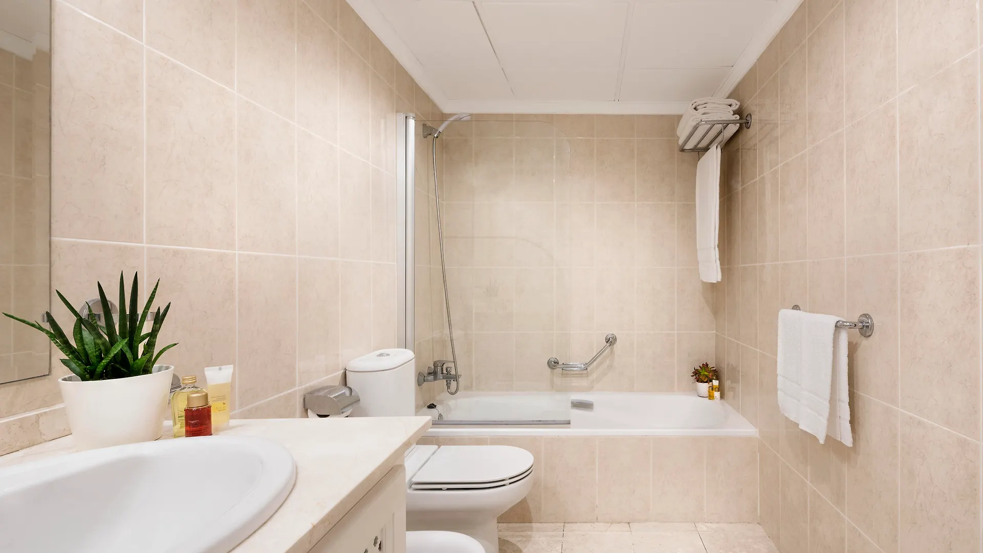 Apartment Checkin Colina Del Paraiso Estepona Spain