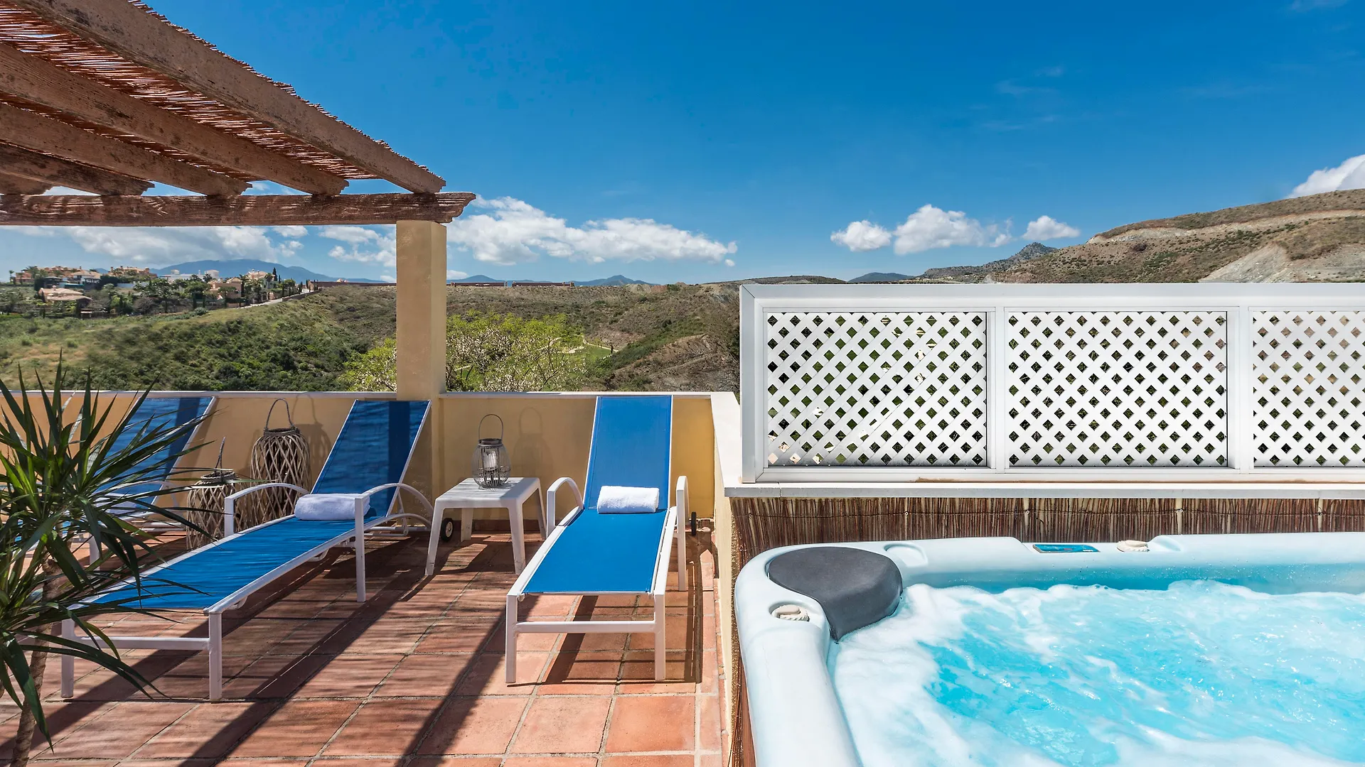 Apartment Checkin Colina Del Paraiso Estepona Spain